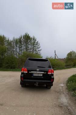 Позашляховик / Кросовер Toyota Land Cruiser 2010 в 