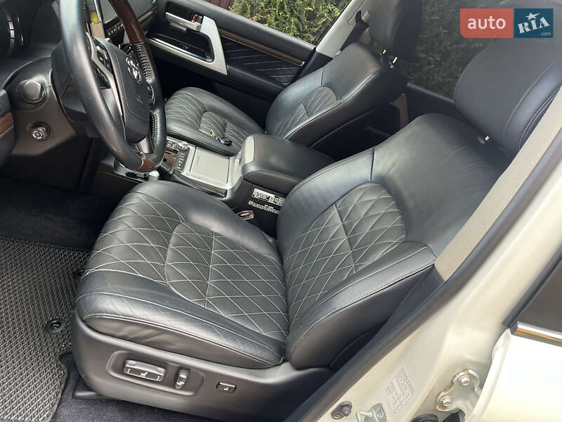 Позашляховик / Кросовер Toyota Land Cruiser 2017 в Вінниці