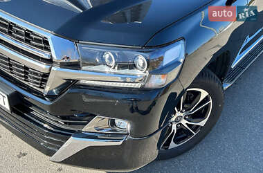 Позашляховик / Кросовер Toyota Land Cruiser 2020 в 