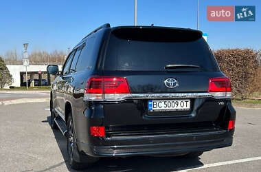 Позашляховик / Кросовер Toyota Land Cruiser 2020 в 