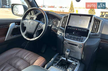 Позашляховик / Кросовер Toyota Land Cruiser 2020 в 