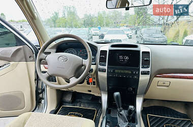 Позашляховик / Кросовер Toyota Land Cruiser 2004 в 