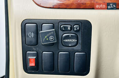 Позашляховик / Кросовер Toyota Land Cruiser 2004 в 