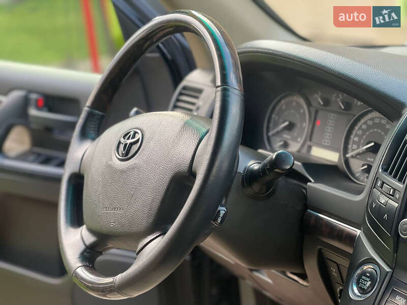 Внедорожник / Кроссовер Toyota Land Cruiser 2010 в Львове