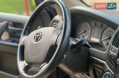 Внедорожник / Кроссовер Toyota Land Cruiser 2010 в 