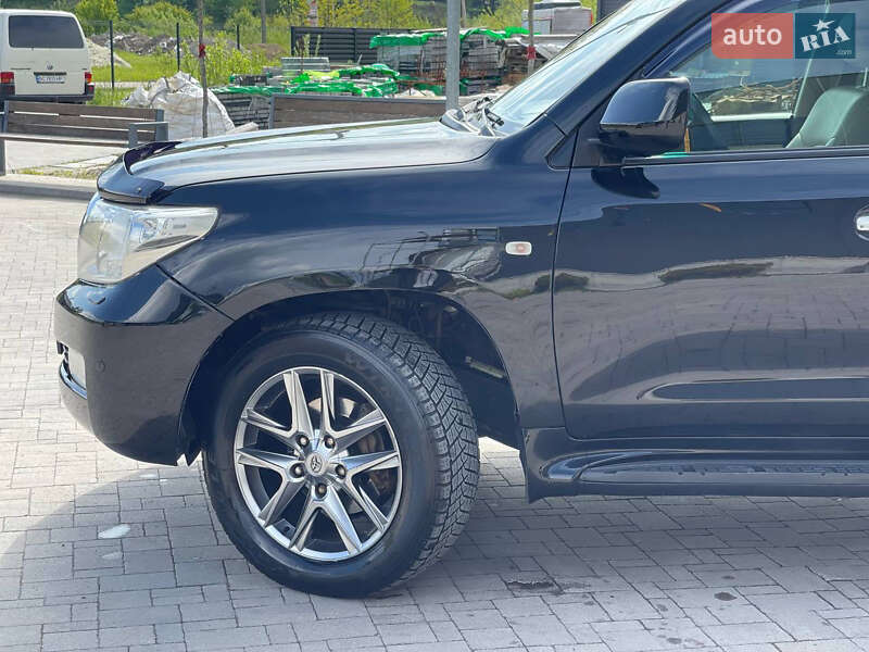 Внедорожник / Кроссовер Toyota Land Cruiser 2010 в Львове