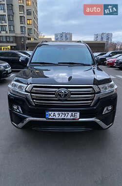 Позашляховик / Кросовер Toyota Land Cruiser 2017 в 