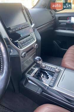 Внедорожник / Кроссовер Toyota Land Cruiser 2020 в 