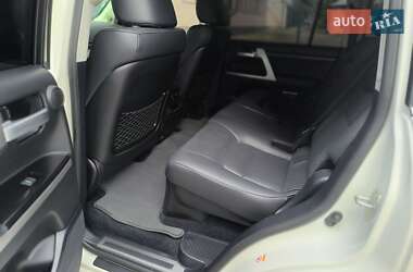 Внедорожник / Кроссовер Toyota Land Cruiser 2018 в 