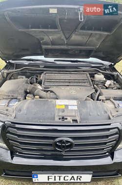 Позашляховик / Кросовер Toyota Land Cruiser 2012 в 