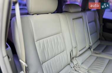 Внедорожник / Кроссовер Toyota Land Cruiser 2006 в 