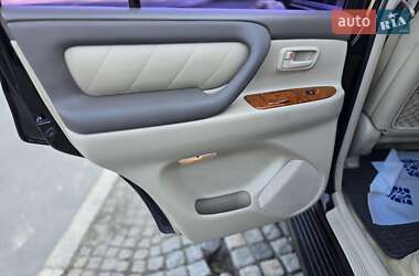 Внедорожник / Кроссовер Toyota Land Cruiser 2006 в 