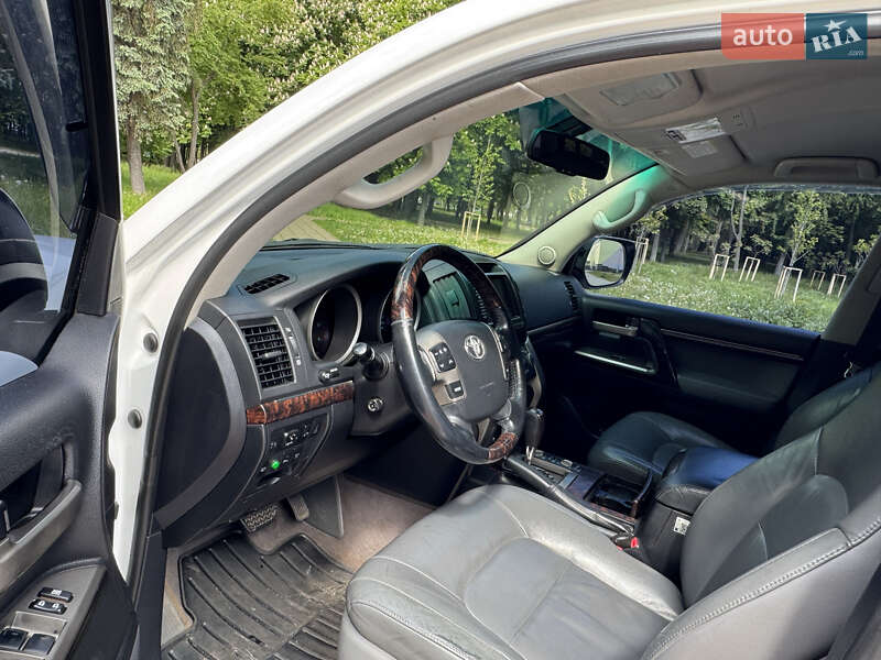 Внедорожник / Кроссовер Toyota Land Cruiser 2011 в Киеве