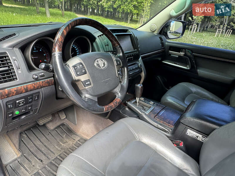 Внедорожник / Кроссовер Toyota Land Cruiser 2011 в Киеве