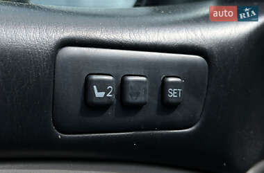Внедорожник / Кроссовер Toyota Land Cruiser 2006 в 