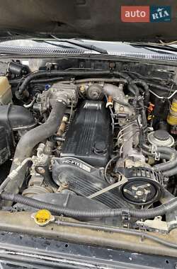 Внедорожник / Кроссовер Toyota Land Cruiser 2003 в 