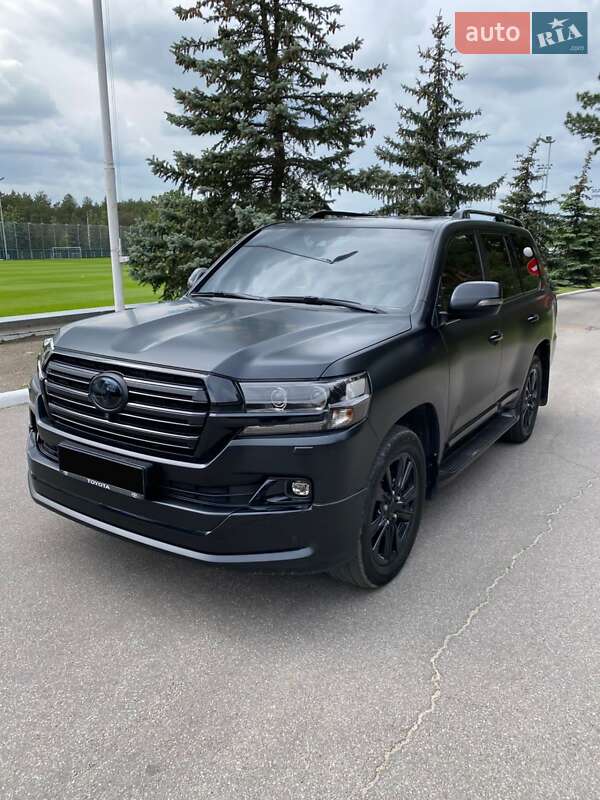 Внедорожник / Кроссовер Toyota Land Cruiser 2020 в 