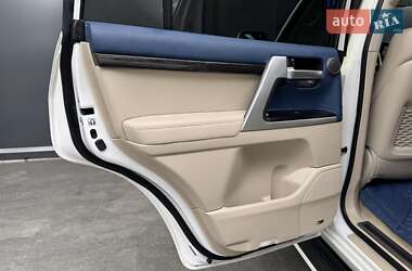 Внедорожник / Кроссовер Toyota Land Cruiser 2019 в 