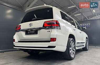 Внедорожник / Кроссовер Toyota Land Cruiser 2019 в 