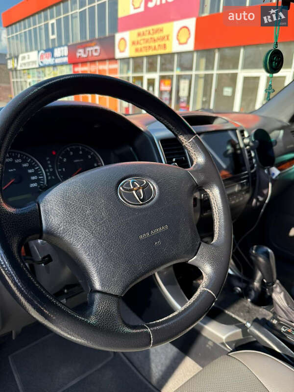 Внедорожник / Кроссовер Toyota Land Cruiser 2005 в Кривом Роге