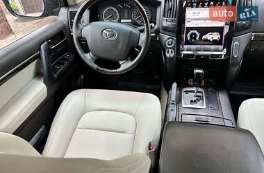 Внедорожник / Кроссовер Toyota Land Cruiser 2010 в 