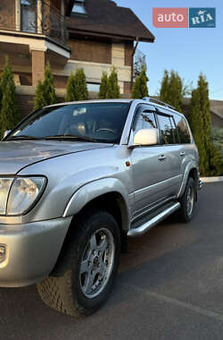 Внедорожник / Кроссовер Toyota Land Cruiser 2005 в 