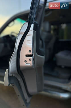 Внедорожник / Кроссовер Toyota Land Cruiser 2005 в 