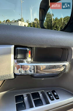 Внедорожник / Кроссовер Toyota Land Cruiser 2012 в 