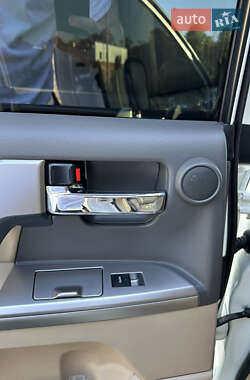 Внедорожник / Кроссовер Toyota Land Cruiser 2012 в 
