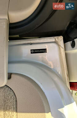 Внедорожник / Кроссовер Toyota Land Cruiser 2012 в 