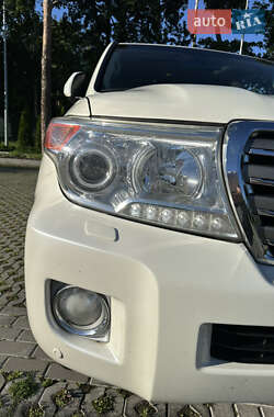 Внедорожник / Кроссовер Toyota Land Cruiser 2012 в 