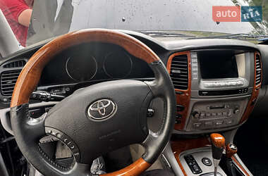 Внедорожник / Кроссовер Toyota Land Cruiser 2004 в 