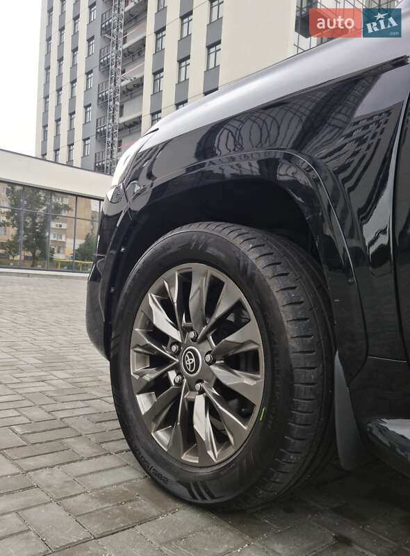 Внедорожник / Кроссовер Toyota Land Cruiser 2012 в Днепре