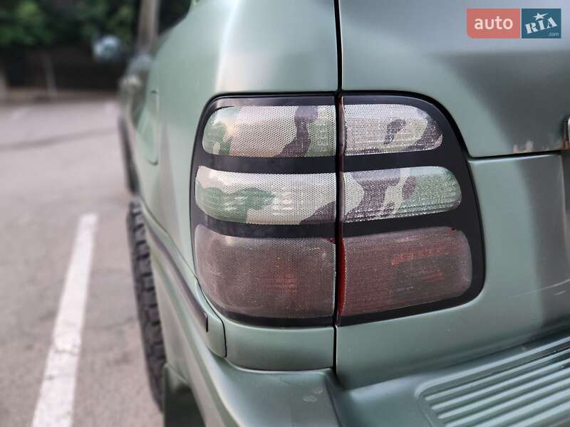 Позашляховик / Кросовер Toyota Land Cruiser 2004 в Києві