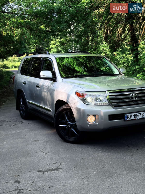Позашляховик / Кросовер Toyota Land Cruiser 2013 в Луцьку