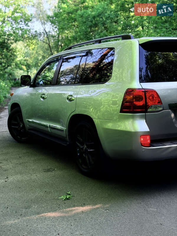 Позашляховик / Кросовер Toyota Land Cruiser 2013 в Луцьку
