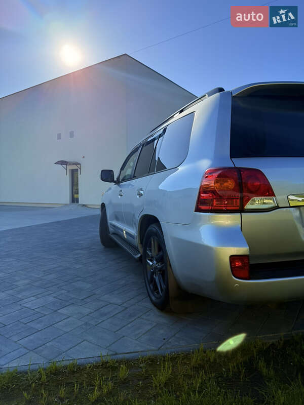 Позашляховик / Кросовер Toyota Land Cruiser 2013 в Луцьку