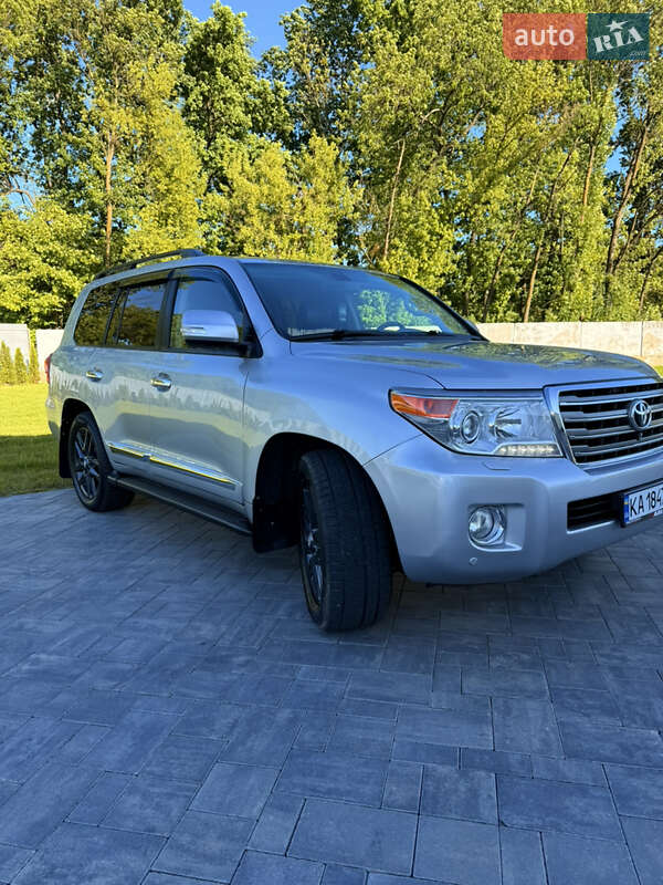 Позашляховик / Кросовер Toyota Land Cruiser 2013 в Луцьку