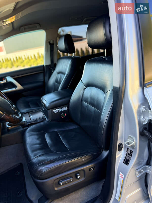 Позашляховик / Кросовер Toyota Land Cruiser 2013 в Луцьку
