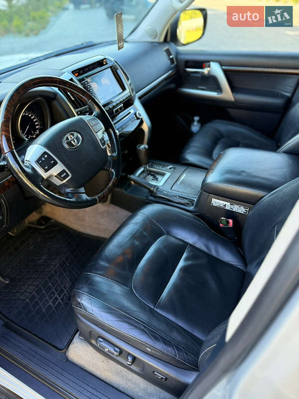 Позашляховик / Кросовер Toyota Land Cruiser 2013 в Луцьку