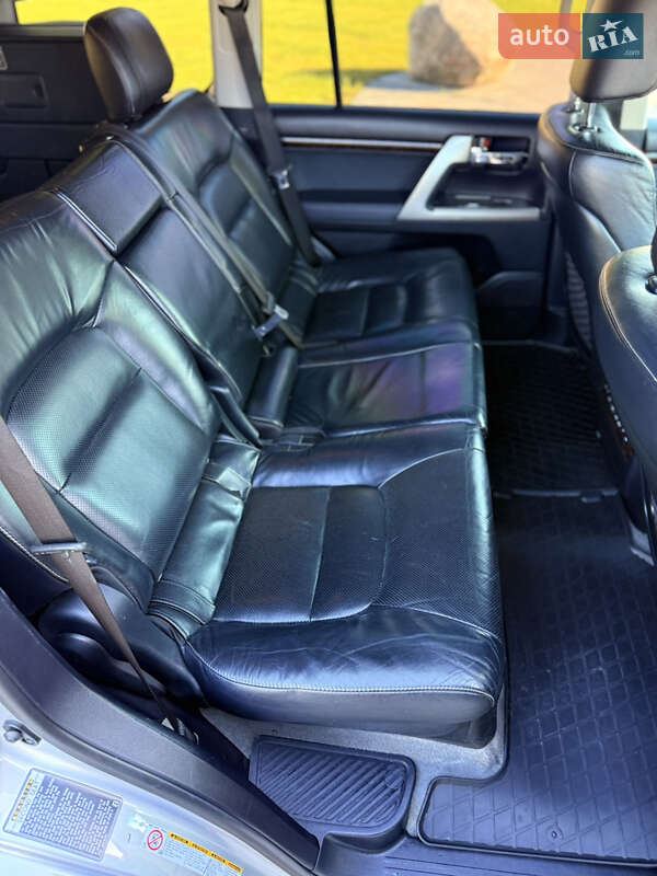 Позашляховик / Кросовер Toyota Land Cruiser 2013 в Луцьку