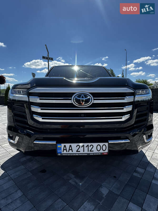 Внедорожник / Кроссовер Toyota Land Cruiser 2023 в 