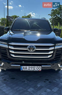 Внедорожник / Кроссовер Toyota Land Cruiser 2023 в 