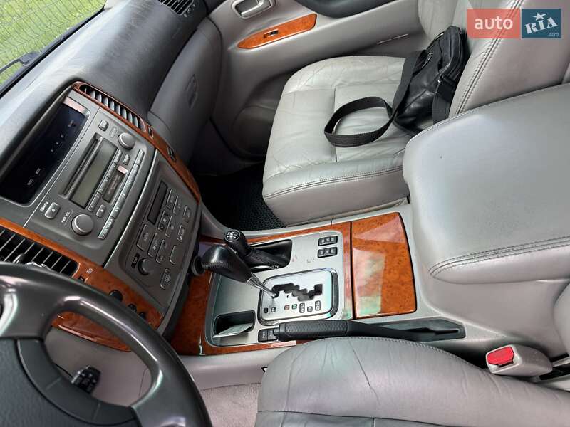 Позашляховик / Кросовер Toyota Land Cruiser 2006 в Звягелі