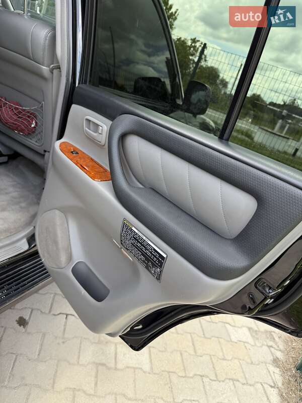 Позашляховик / Кросовер Toyota Land Cruiser 2006 в Звягелі