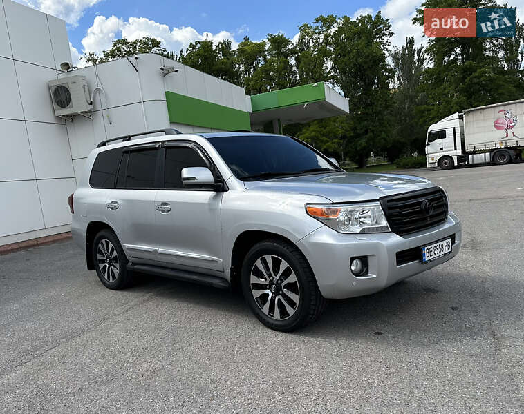 Toyota Land Cruiser 2013