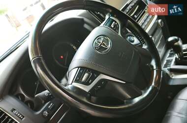 Внедорожник / Кроссовер Toyota Land Cruiser 2020 в 