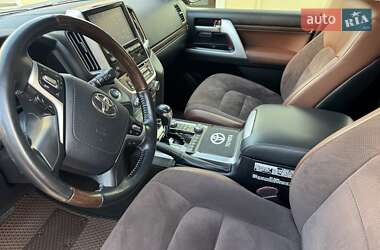 Внедорожник / Кроссовер Toyota Land Cruiser 2019 в 