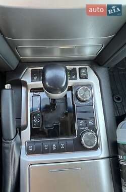Внедорожник / Кроссовер Toyota Land Cruiser 2020 в 