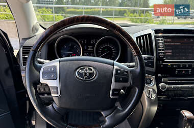 Позашляховик / Кросовер Toyota Land Cruiser 2013 в 